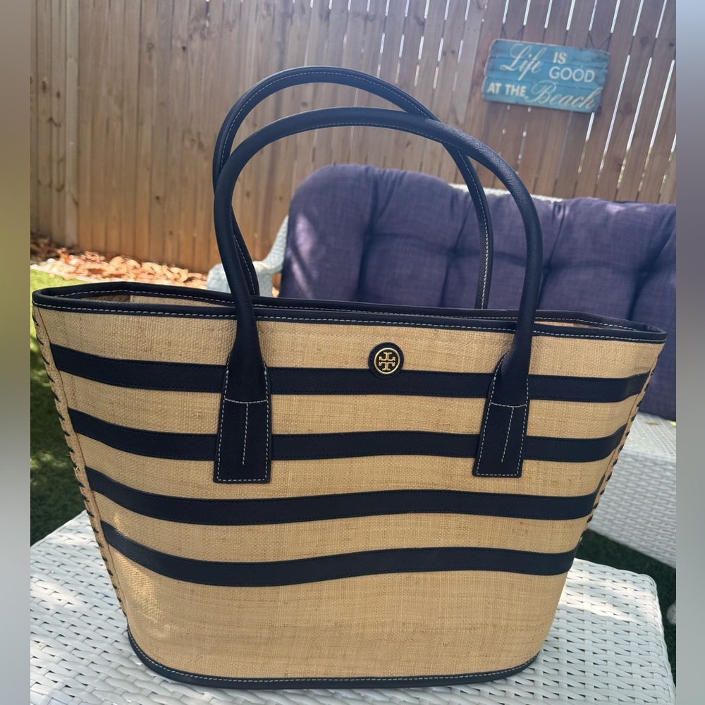 🔥Tory Burch Tan and Navy Tote Bag with Nautical Stripes